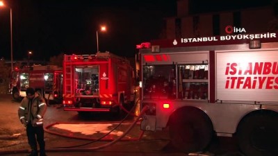 Ataşehir'de Kereste Fabrikasında İşçiler Isınmak İsterken Yangın Çıktı