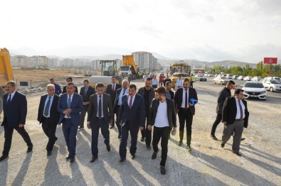 Belediye Başkanı Selahattin Gürkan, Altın Kayısı Bulvarında İncelemelerde Bulundu