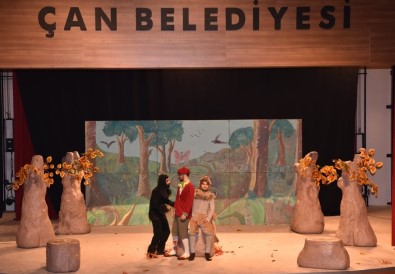 Çan'da Çocuklar Hafta Sonunu Tiyatroda Eğlenerek Geçirdi