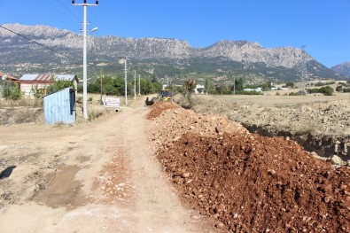 Elmalı'da Yollar Yenileniyor