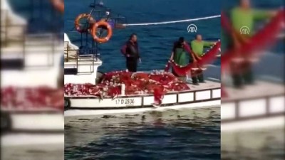 Ezineli Balıkçı Tek Seferde 1,5 Ton Kefal Avladı