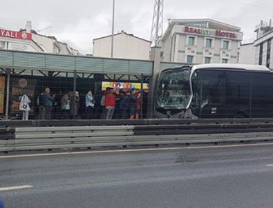 İstanbul'da metrobüs kazası: 6 yaralı