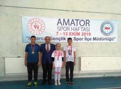 Hisarcık'ta Badminton Turnuvası