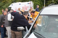 İnebolu'da Köprü Girişinde İki Araç Çarpıştı Açıklaması 2 Yaralı