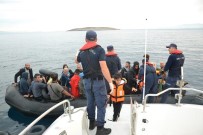 ALTıNKUM - İzmir'de 239 Kaçak Göçmen Ve 4 Göçmen Kaçakçısı Şüphelisi Yakalandı