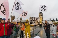POLİS MÜDAHALE - Londra Polisinden, 276 İklim Değişikliği Protestocusuna Gözaltı
