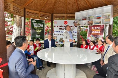 Okul Bahçesine Okuma Alanı