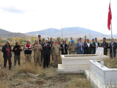 Şehit Agah Turan Şehadetinin Yıldönümünde Mezarı Başında Anıldı