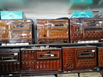 NOSTALJI - Sobacı Mustafa Emre Karabaşoğlu Açıklaması'Artık Sobalar Nostalji Amaçlı Kullanılıyor'