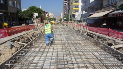 Erdemli'de Yağmur Suyu Çalışmaları Sürüyor