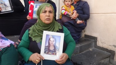 HDP Önündeki Ailelerin Evlat Nöbeti 37'Nci Gününde