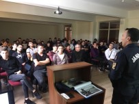 KARAKOL KOMUTANI - Jandarma'dan Öğrencilere 'Otostopun Zararları' Anlatıldı