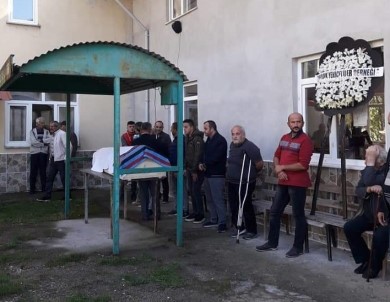 Kanserden Ölen Genç Defnedildi