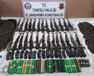 SİLAH DEPOSU - Tunceli'de Teröristlerin 2 Silah Deposu İmha Edildi