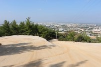 ONARIM ÇALIŞMASI - Yunusemre Belediyesi'nden Uncubozköy'de 1 Kilometrelik Yol