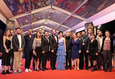 Altın Portakal Film Festivali'nde Kırmızı Halıda Ünlüler Geçidi