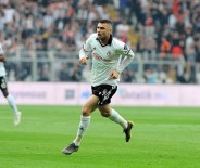 OĞUZHAN ÖZYAKUP - Burak Yılmaz Maç Kadrosunda