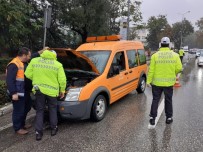 TRAFİK POLİSİ - Çakarlı Araçlara Ceza Yağdı