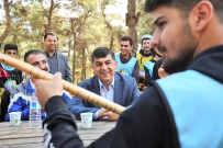 ŞEHITKAMIL BELEDIYESI - Fadıloğlu, Gençlerle Çay Sohbetinde Buluştu