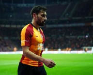 Galatasaray'da Şener Özbayraklı Sakatlandı