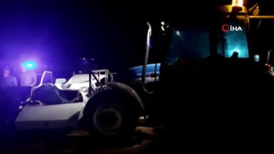 Kahramanmaraş'ta Otomobil İle Traktör Çarpıştı Açıklaması 2 Yaralı