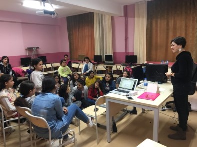 Mardin'de Öğrencilere Robotik Ve Kodlama Eğitimi