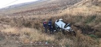FATIH YıLMAZ - Otomobil Takla Attı Açıklaması 5 Yaralı