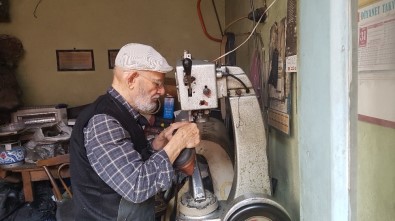(Özel) 86 Yaşındaki Ayakkabı Tamircisi, Tükenmeye Yüz Tutmuş Mesleğiyle Direniyor
