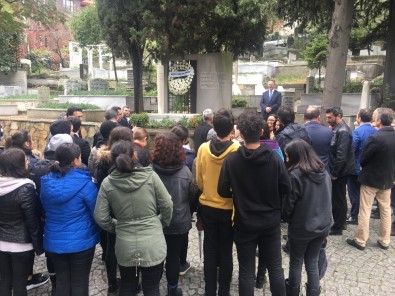 Yahya Kemal Beyatlı Vefatının 61'İnci Yılında Mezarı Başında Anıldı