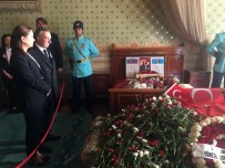 AHMET NUR ÇEBİ - Ahmet Nur Çebi, Dolmabahçe'de