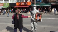 10 KASıM - Atatürk'ü Anma Günü'nde Canlı Heykel İlgi Odağı Oldu