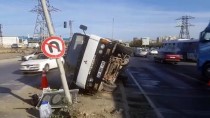 TRAFİK LAMBASI - Başakşehir'de Trafik Kazası Açıklaması 1 Ölü, 4 Yaralı
