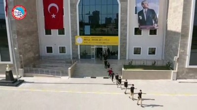 Denizli'de Meslek Liseliler Atatürk'e Sevgilerini Koreografiyle Gösterdi
