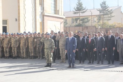 Hakkari'de Atatürk'ü Anma Töreni