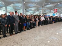 SAYGI DURUŞU - İstanbul Havalimanı'nda Hayat Bir Dakika Durdu