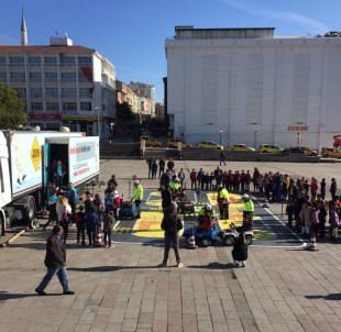 Mobil Trafik Eğitim Tırı Sayesinde 5 Bin 584 Çocuk Trafik Eğitimi Aldı