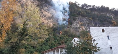 Bartın'da Orman Yangını Köyü Tehdit Ediyor