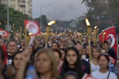 Binler 'Ata'ya Saygı Yürüyüşünde' Buluştu
