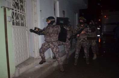 Bursa'da Bin Polisle Şafak Operasyonu, Özel Harekat Kapıları Böyle Kırdı