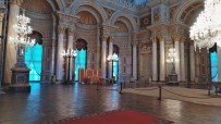DOLMABAHÇE SARAYı - Dolmabahçe Sarayı'nda Ziyaretçi Rekoru Kırıldı