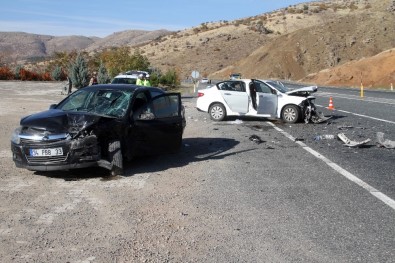 Elazığ'da Trafik Kazası Açıklaması 4 Yaralı