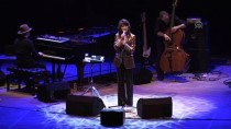 KIŞ OLİMPİYATLARI - Güney Koreli Şarkıcı Youn Sun Nah, CRR'de Konser Verdi