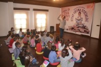 MEHMET TURAN - Kuşadası'nda 'Dünya Çocuk Kitapları Haftası' Etkinliği
