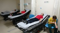 NIYAZI ERTEN - Lahmacundan Zehirlenen 13 Öğrenci Hastanelik Oldu