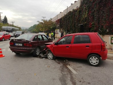 Muğla'da Trafik Kazası; 2 Yaralı
