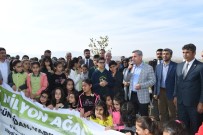 VATANDAŞLıK - Yeşilyurt'ta Bin 111 Adet Fidan Dikildi