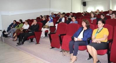Aydın'da Eczacı Teknisyenlerine 'İlaçta Bağımlılıkla Mücadele' Semineri