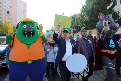 Başakşehir Belediyesi'nden 'Doğaya Ve Çevreye Saygı' Yürüyüşü