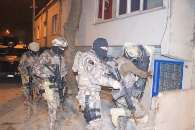 Başakşehir'de Uyuşturucu Operasyonu 25 Kişi Gözaltı