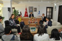 BEDEN EĞİTİMİ - Başkan Akkaya'dan Şampiyon Sporcuya Altın